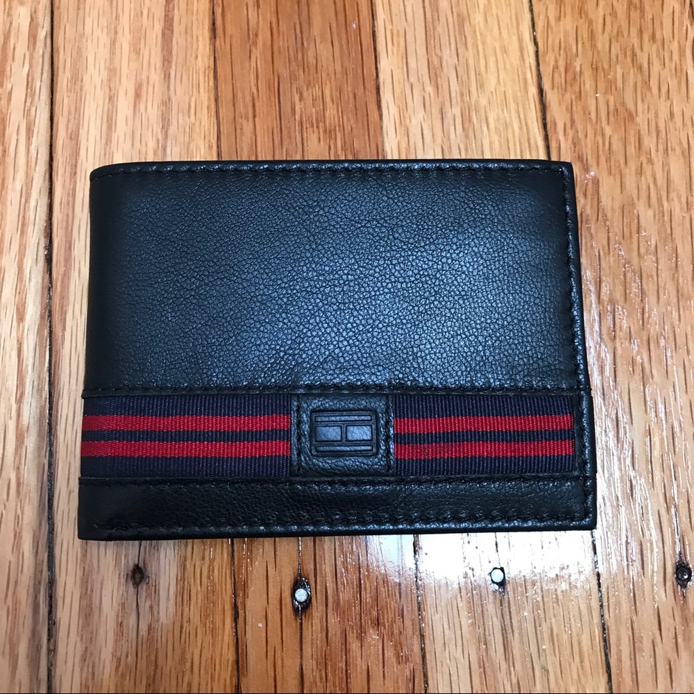 COPY - NWOT TOMMY HILFIGER BLK SLIM BILLFOLD W/ CARDCASE